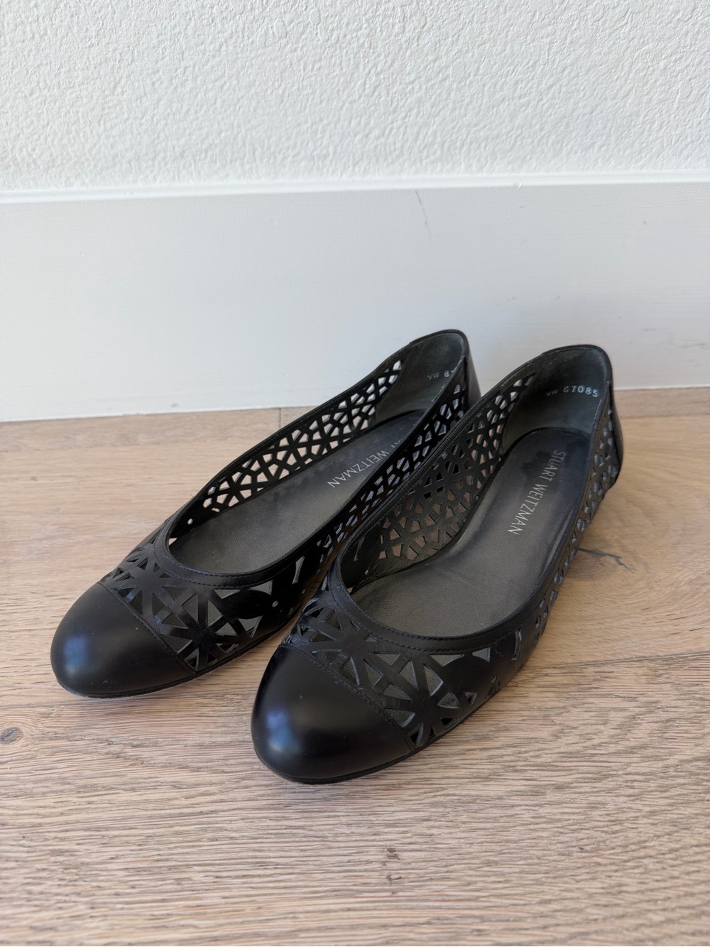 STUART WEITZMAN Leather Cutout Ballet Flat Shoes